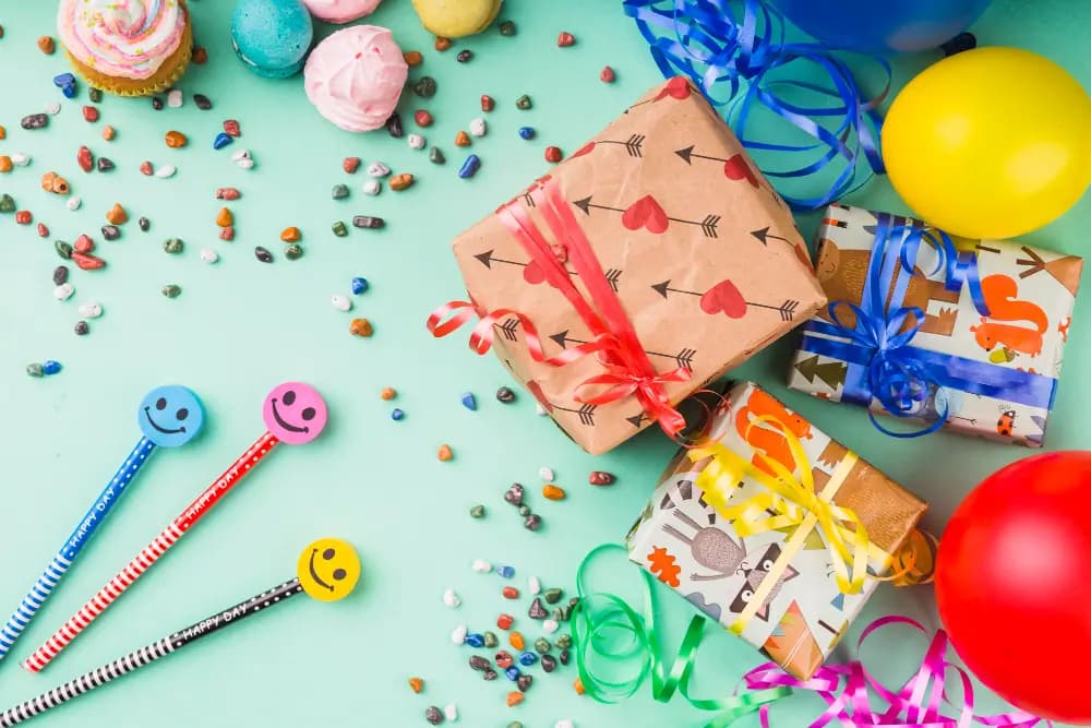 Набор мужских подарков на 23 февраля в минималистичном стиле